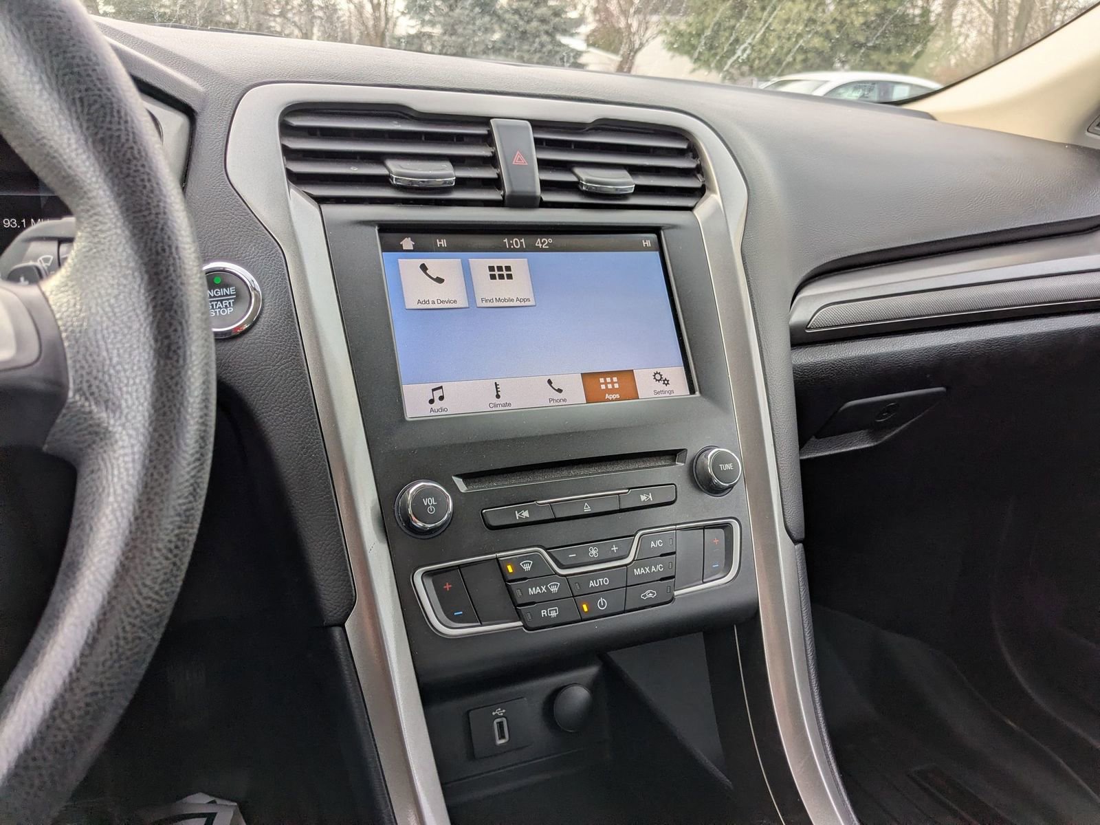 Used 2018 Ford Fusion SE w/ Fusion SE Technology Package image 19