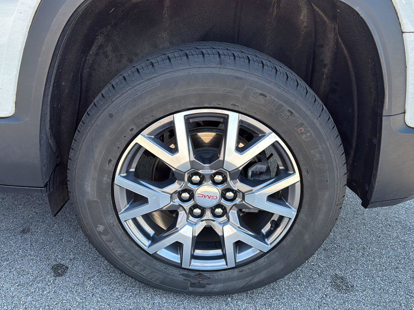 Used 2023 GMC Acadia SLT FWD image 17