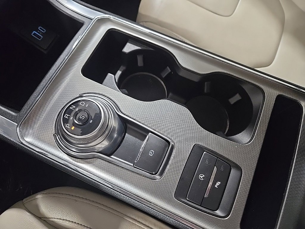 Used 2022 Ford Edge Titanium image 14