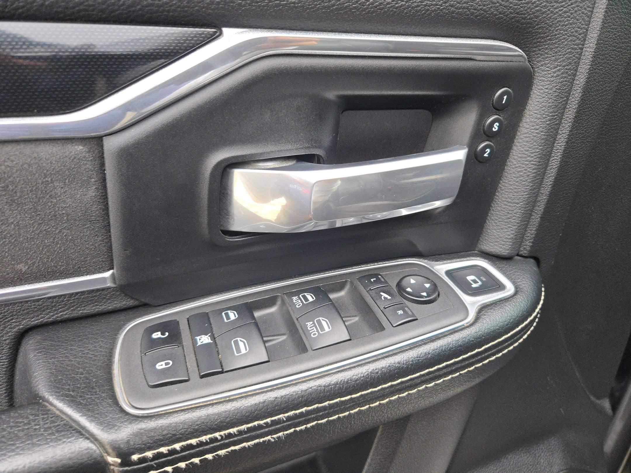 Used 2022 RAM 2500 Laramie w/ Night Edition AWD/4WD image 12
