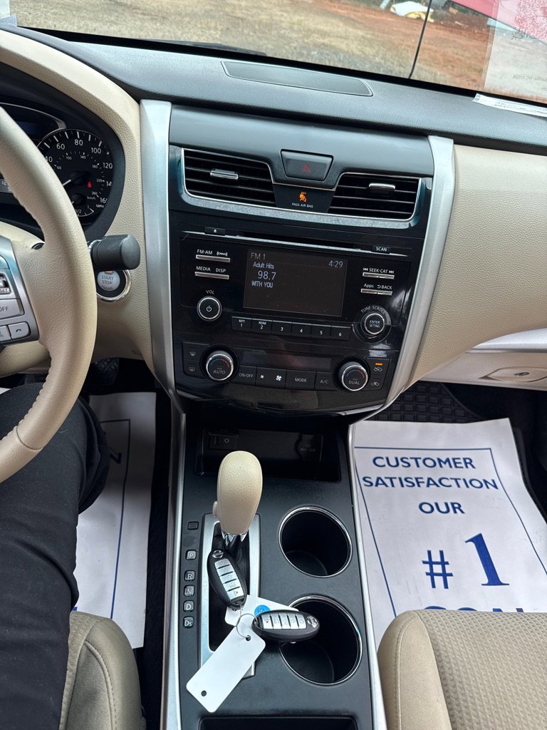 Used 2015 Nissan Altima 2.5 SV image 16