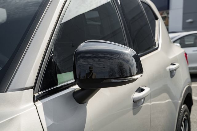 Used 2023 Volvo XC40 B5 Plus w/ Climate Package image 16