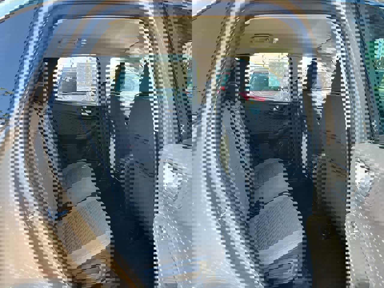 Used 2020 Ford Escape SE image 25