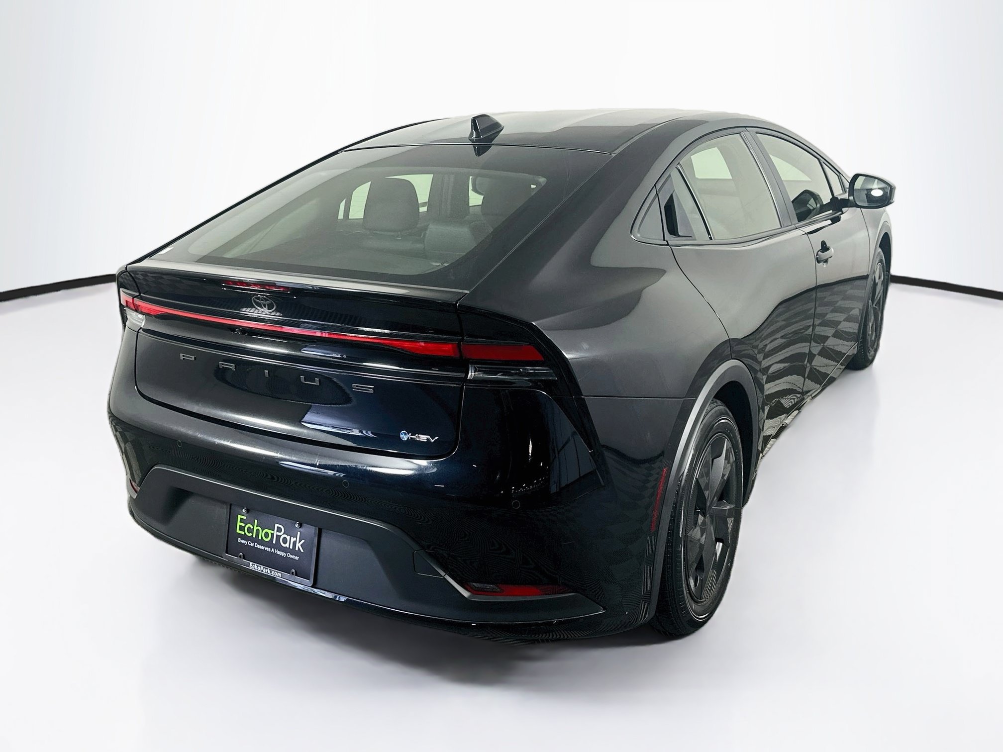 Used 2024 Toyota Prius LE FWD image 9