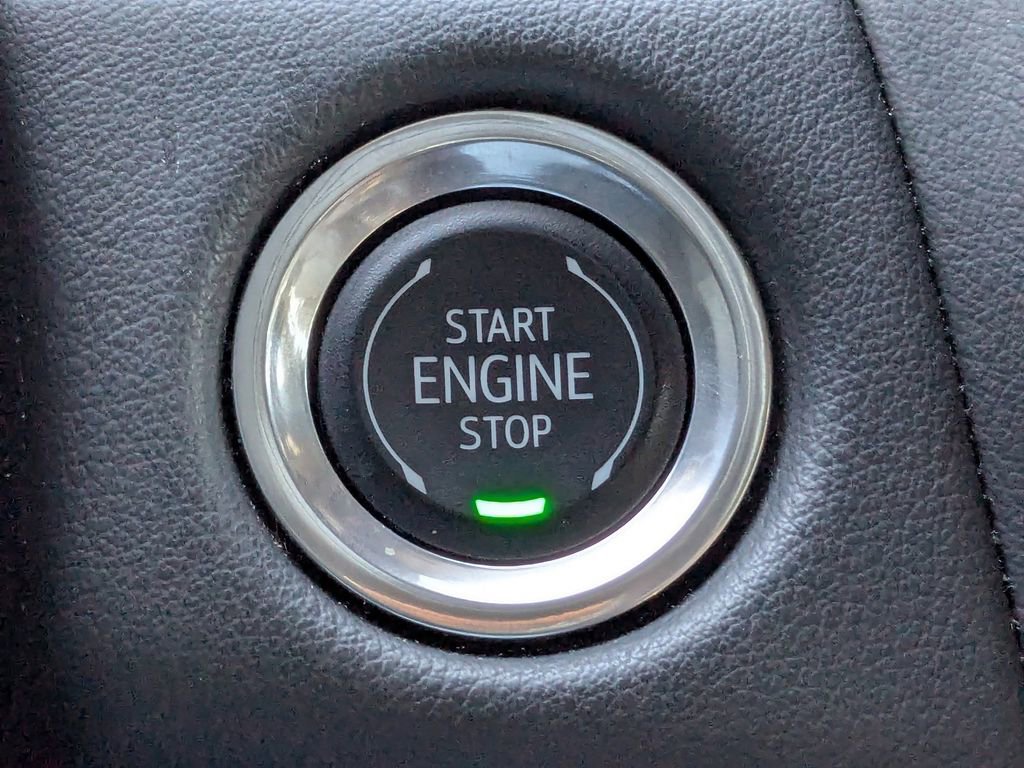 Used 2024 GMC Yukon XL SLT image 31