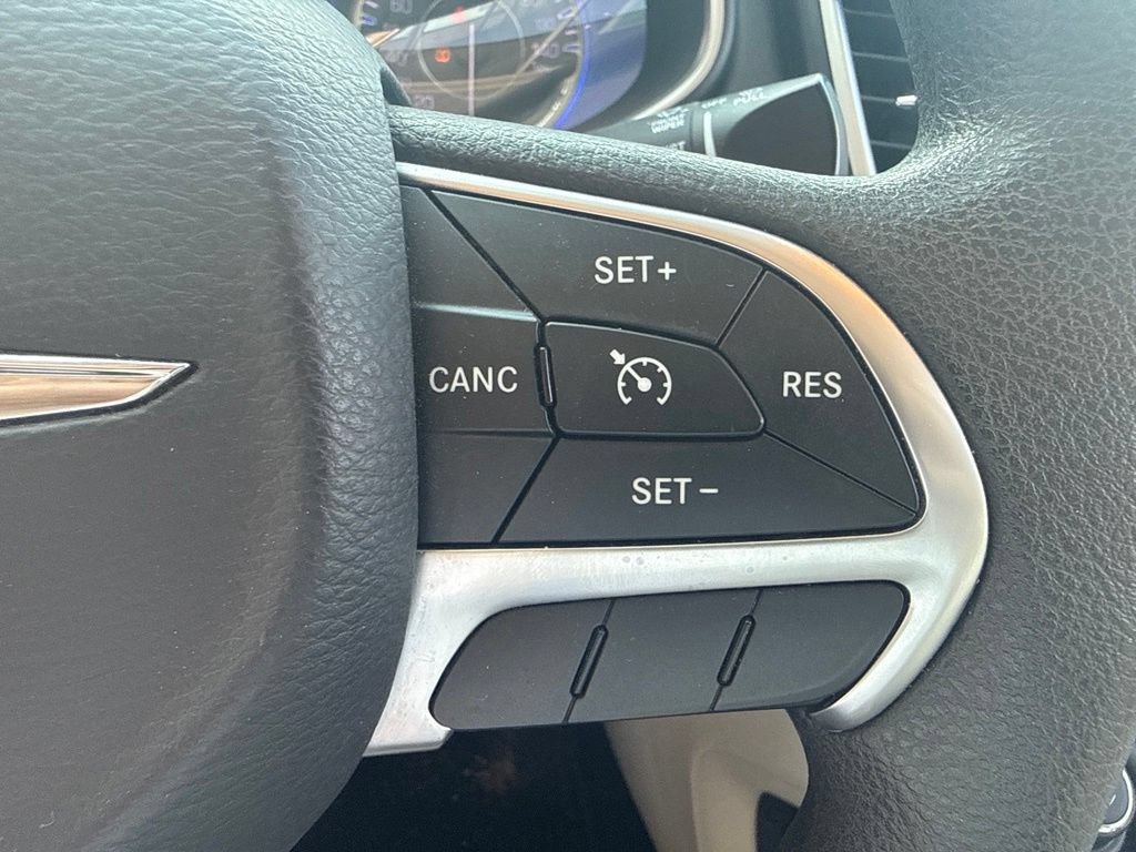 Used 2016 Chrysler 200 Limited FWD image 15