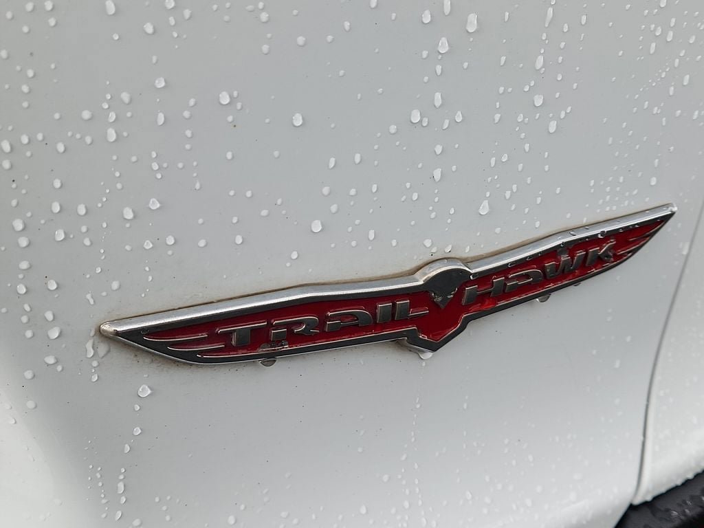 Used 2019 Jeep Cherokee Trailhawk w/ Cold Weather Group image 5