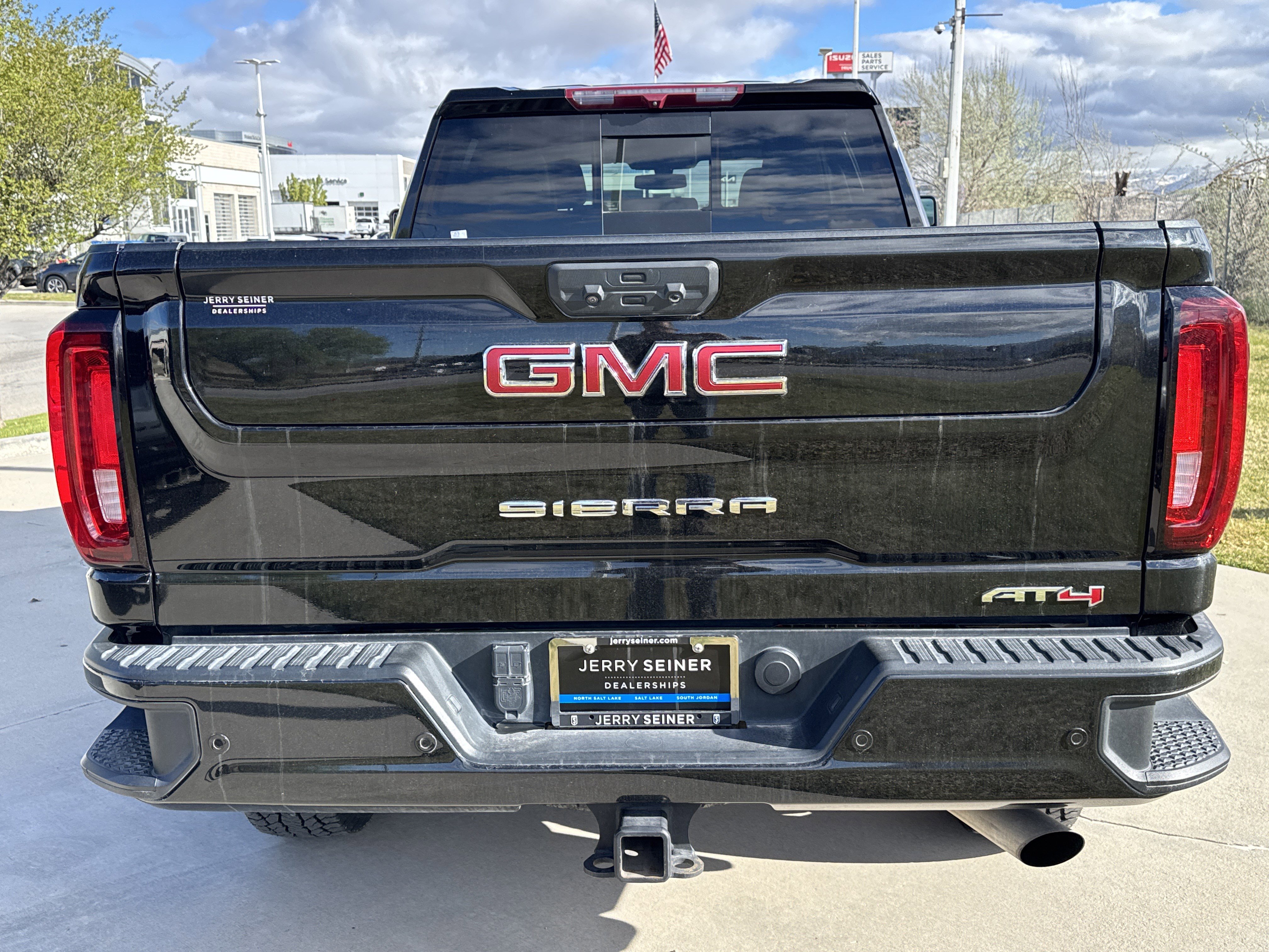 Used 2022 GMC Sierra 2500 AT4 w/ AT4 Preferred Package AWD/4WD image 4