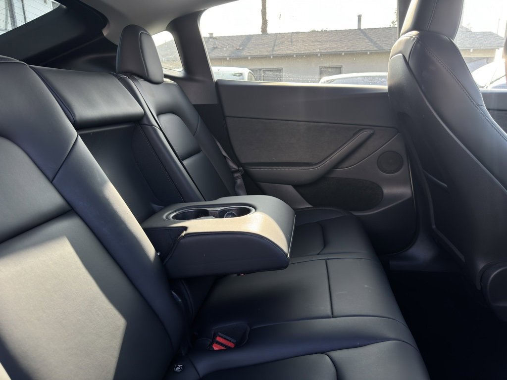 Used 2024 Tesla Model Y Long Range image 37