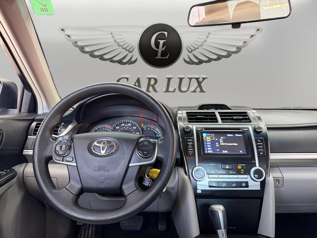 Used 2012 Toyota Camry LE FWD image 10