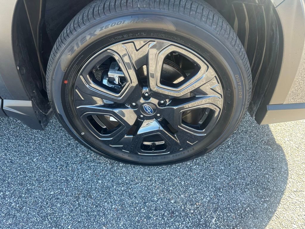 Used 2025 Subaru Ascent Bronze Edition image 3