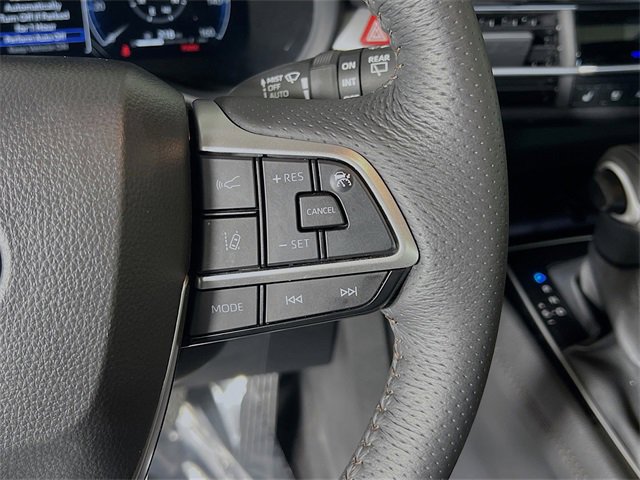 Used 2025 Toyota Sienna Platinum image 17