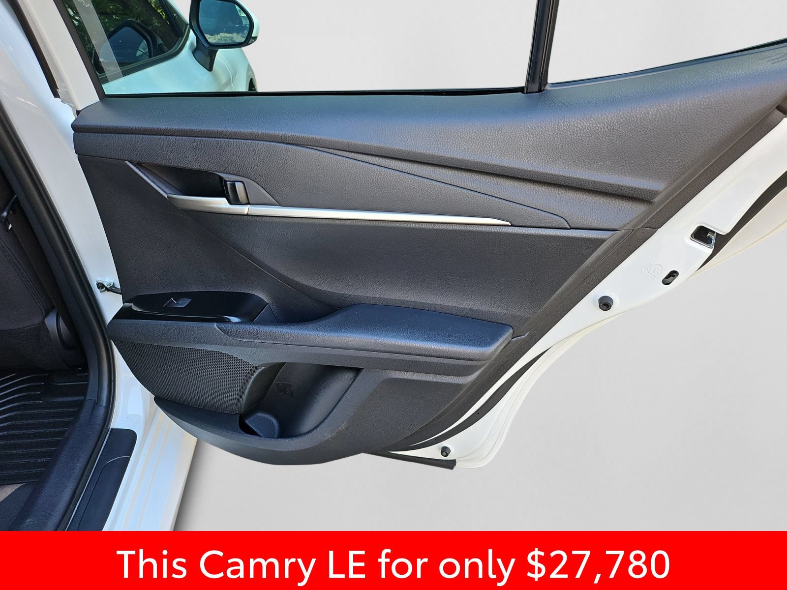 Used 2025 Toyota Camry LE FWD image 37