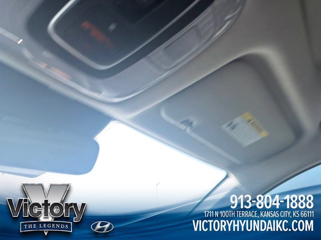 Used 2021 Hyundai Elantra Limited FWD image 17