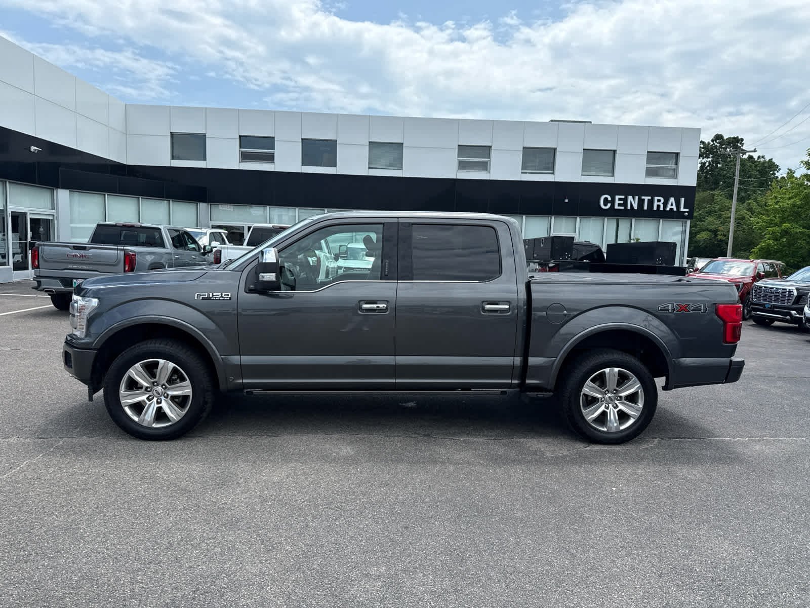 Used 2019 Ford F150 Platinum w/ Equipment Group 701A Luxury AWD/4WD image 2