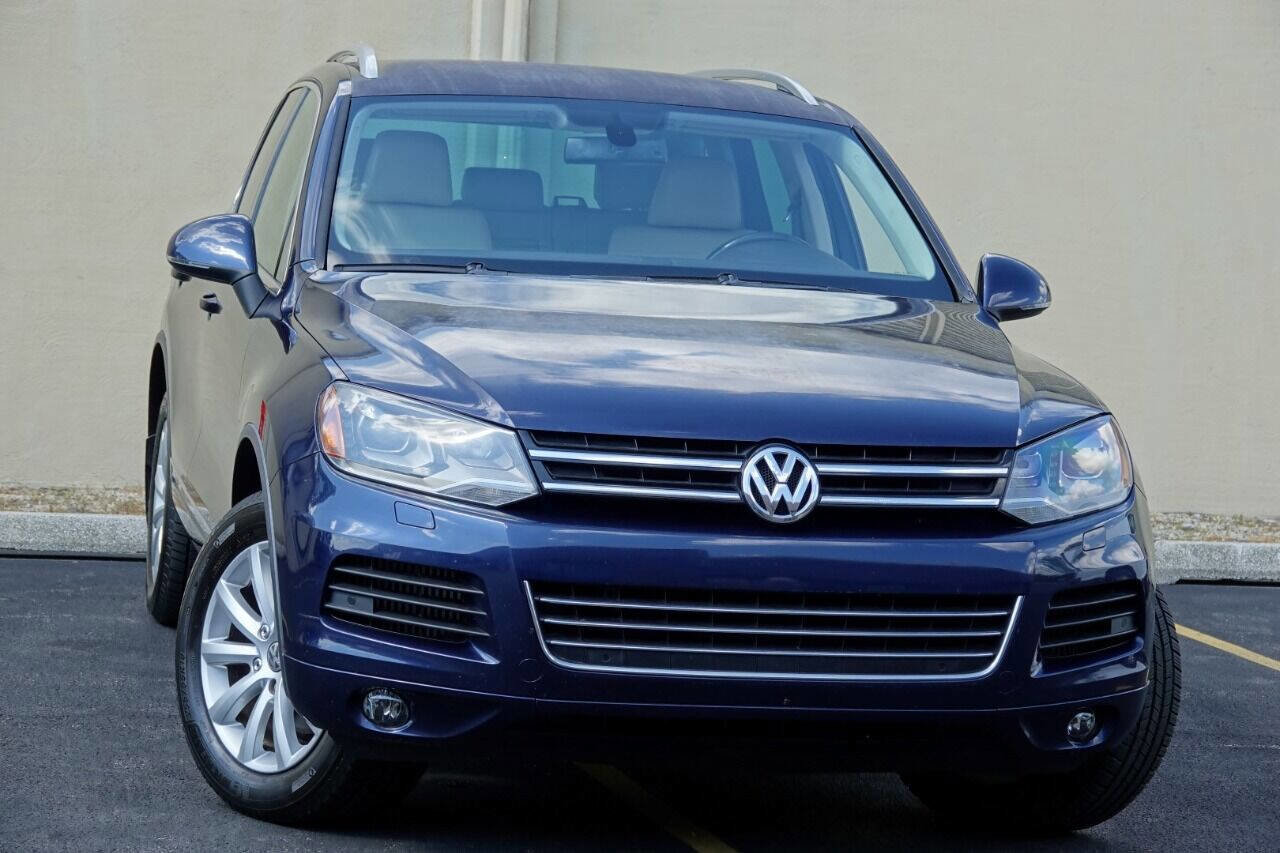 Used 2012 Volkswagen Touareg Sport image 90