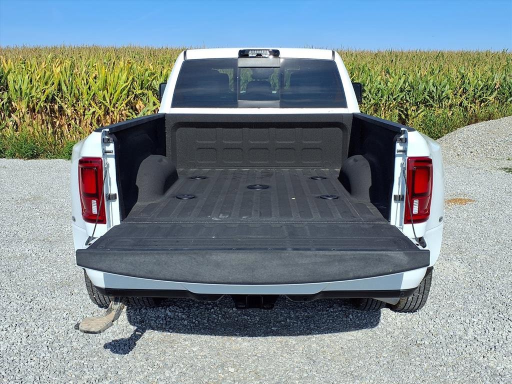 Used 2025 RAM 3500 Laramie image 32