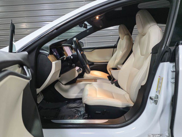 Used 2020 Tesla Model S Performance image 13