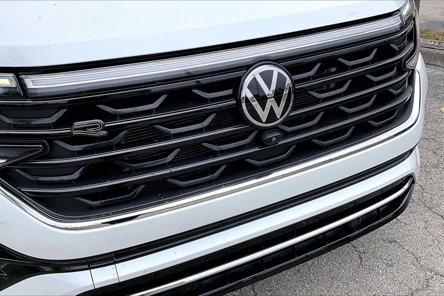 Used 2024 Volkswagen Atlas SEL Premium R-Line AWD/4WD image 49