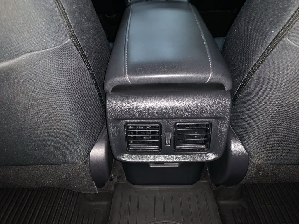 Used 2021 Toyota Venza LE image 14