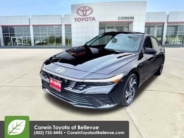 Used 2025 Hyundai Elantra Limited image 9