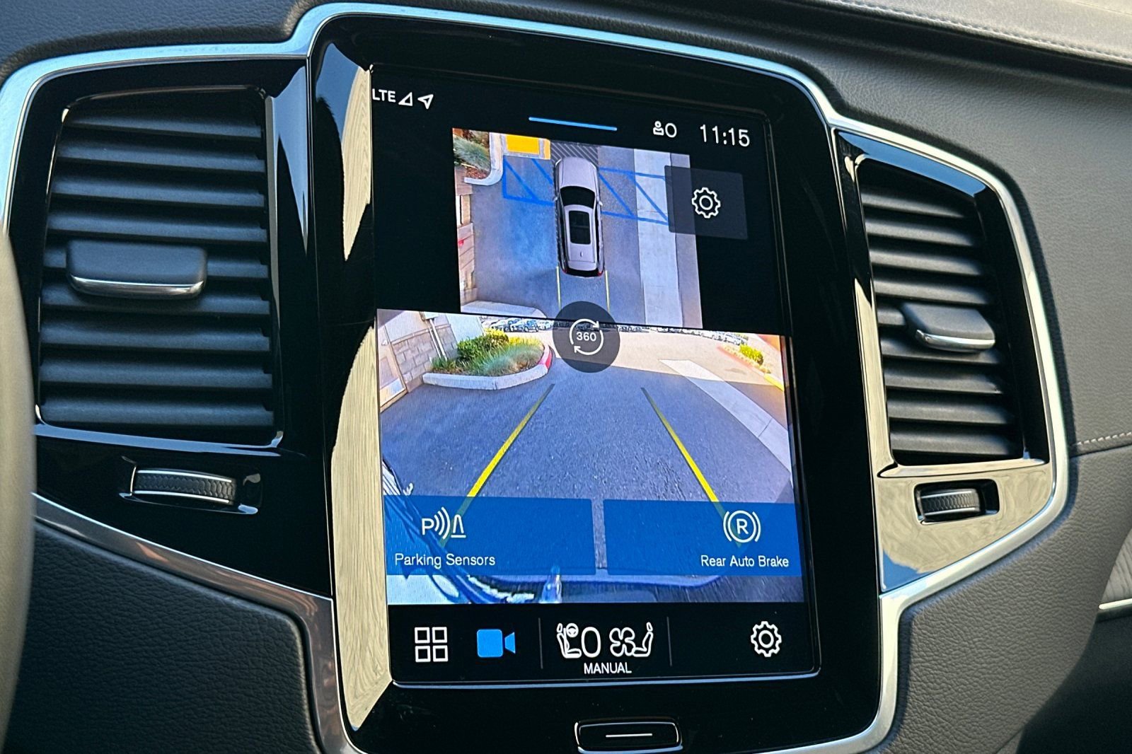 Used 2024 Volvo XC90 T8 Ultimate w/ Protection Package Premier image 23