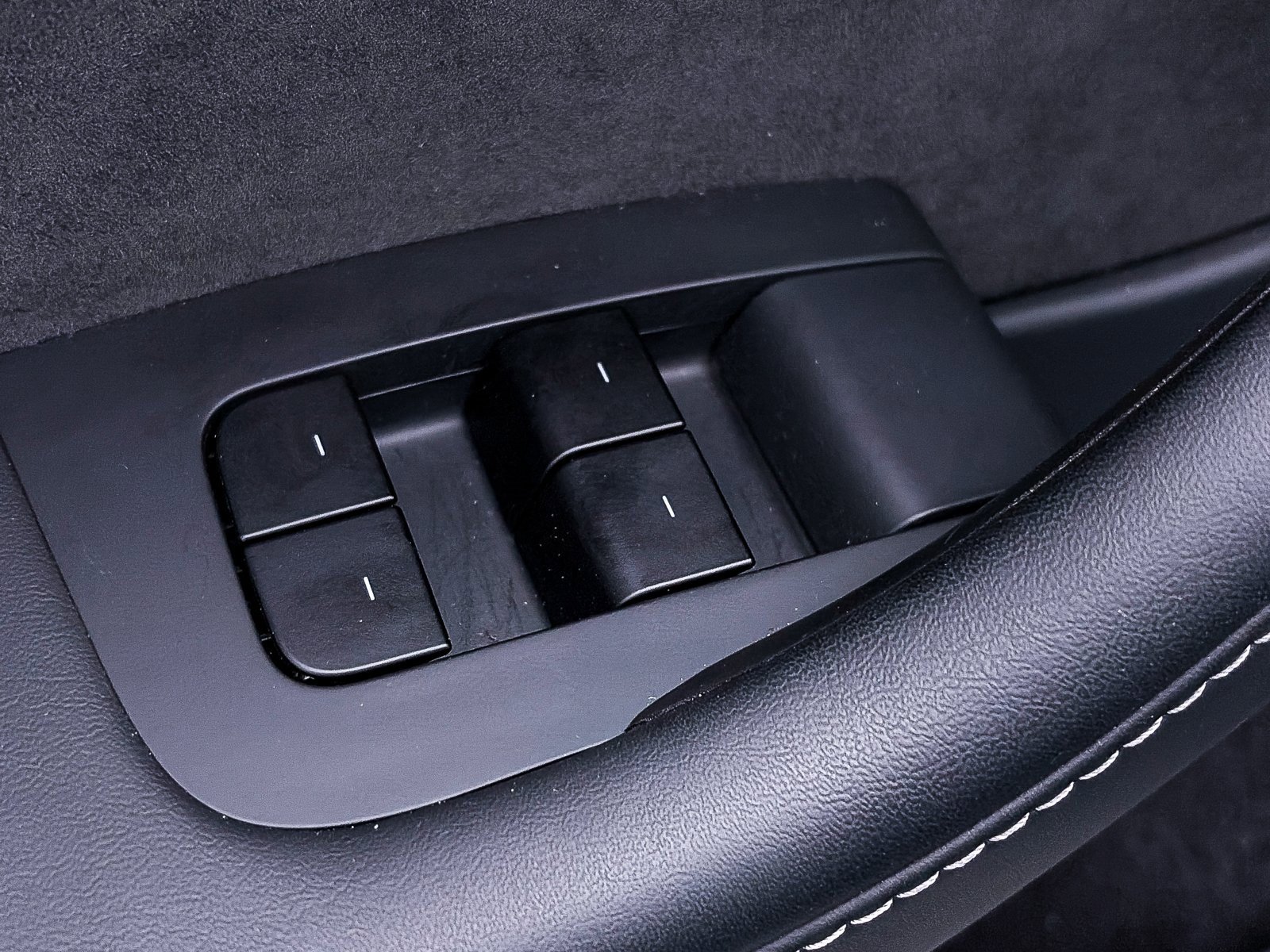 Used 2025 Tesla Model Y Long Range image 16