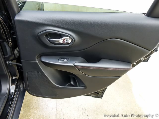 Used 2019 Jeep Cherokee Trailhawk AWD/4WD image 22