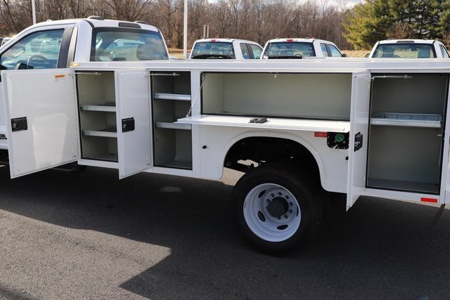 Used 2024 Ford F550 4x4 Regular Cab Super Duty image 7