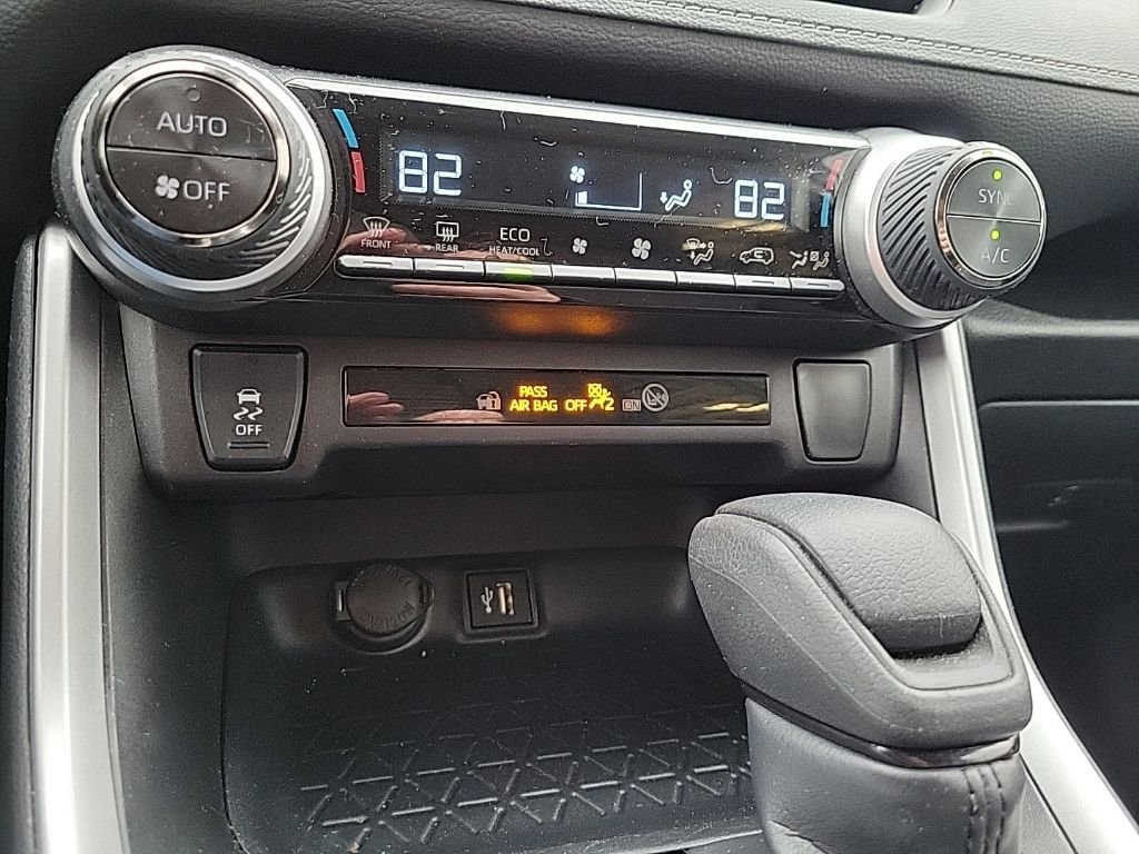 Used 2025 Toyota RAV4 XLE image 21