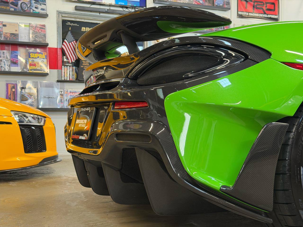 Used 2020 McLaren 600LT Spider RWD image 34