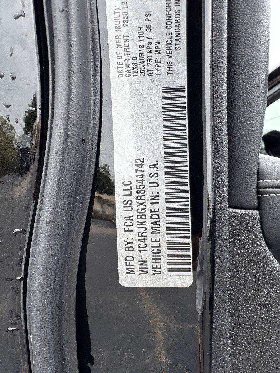 Used 2024 Jeep Grand Cherokee L Limited AWD/4WD image 46