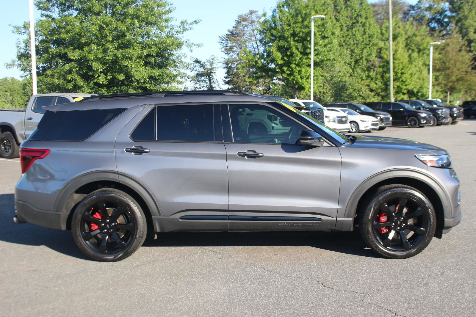 Used 2022 Ford Explorer ST w/ Equipment Group 401A image 8