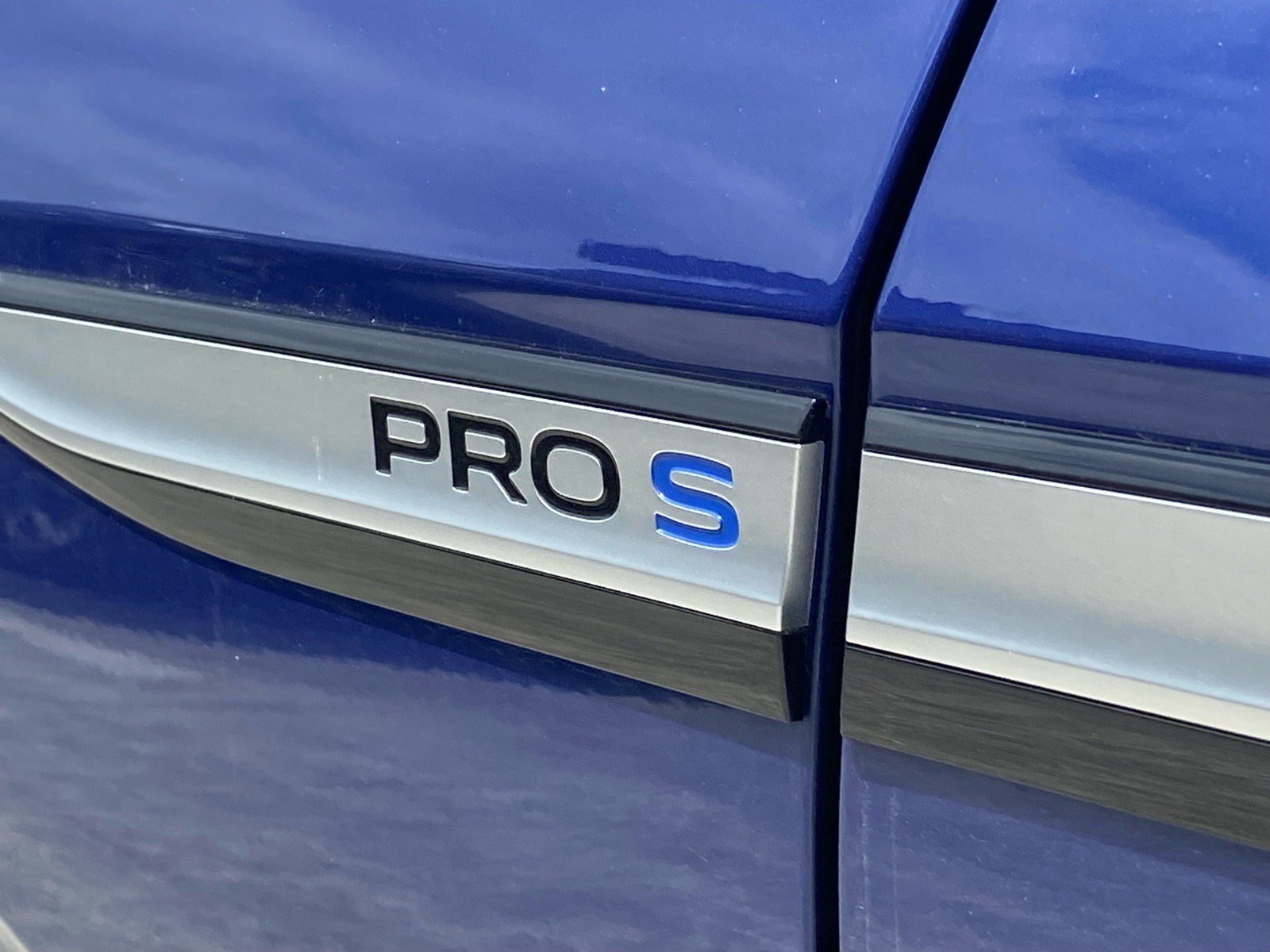 Used 2021 Volkswagen ID.4 Pro S RWD image 5