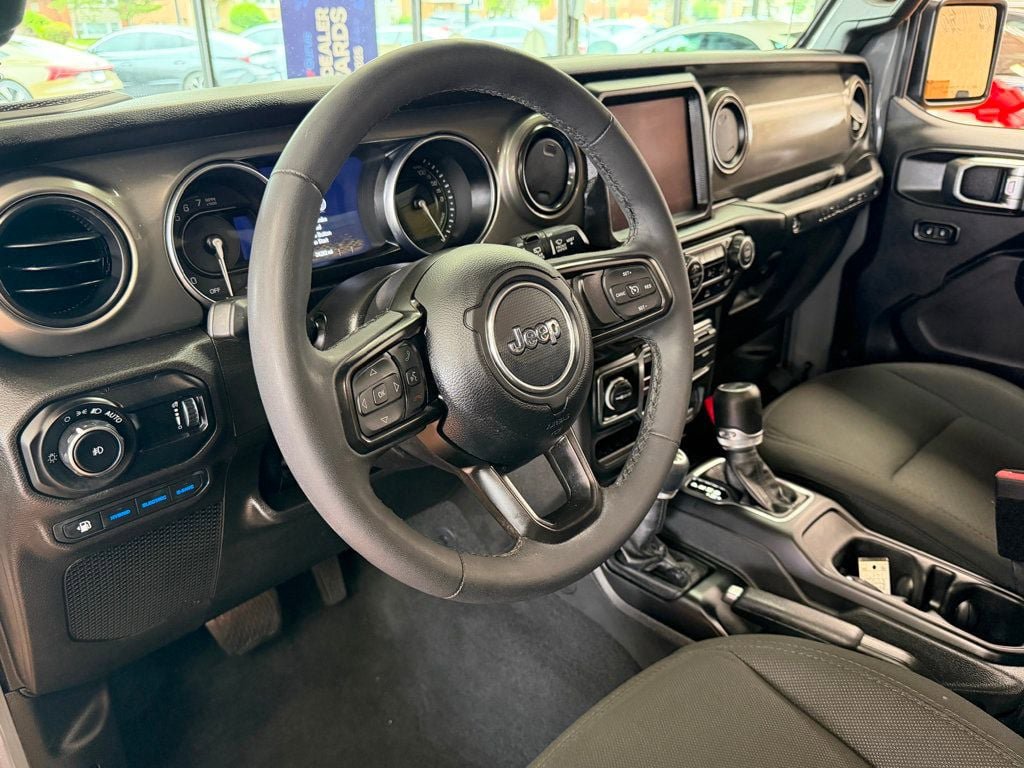 Used 2023 Jeep Wrangler Unlimited w/ Sun & Screen Package AWD/4WD image 31