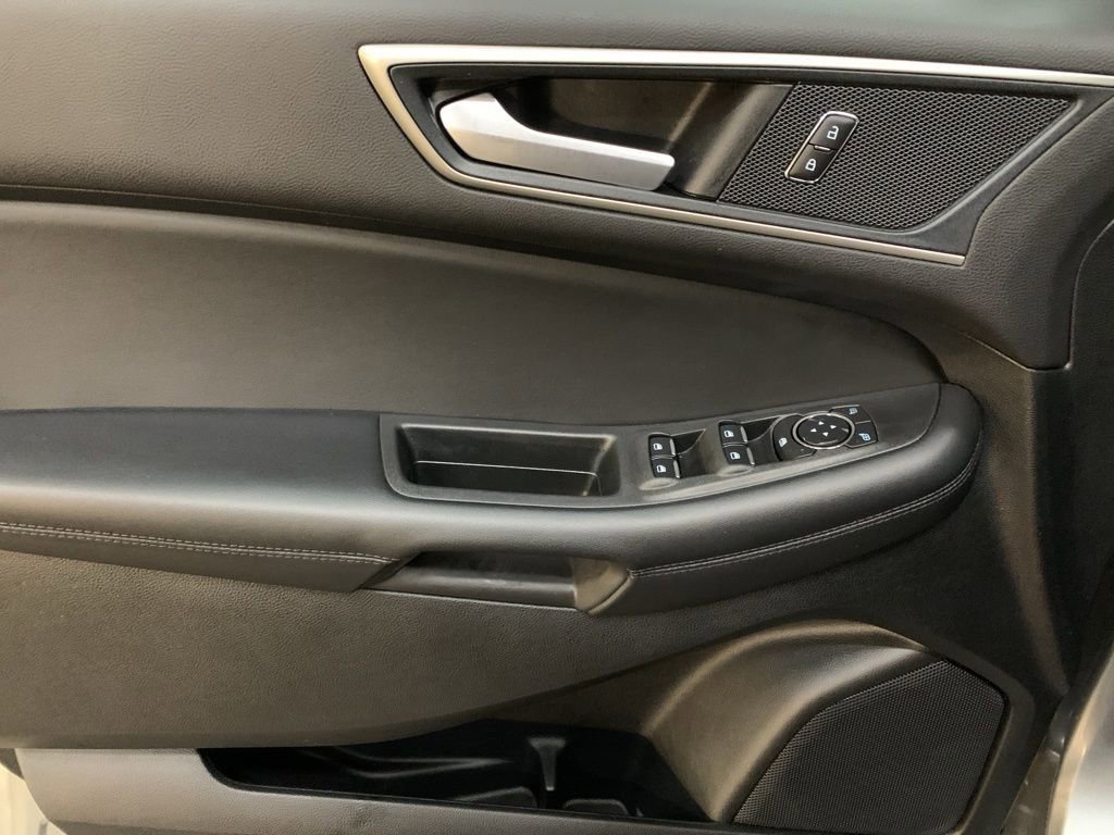 Used 2024 Ford Edge SEL image 11