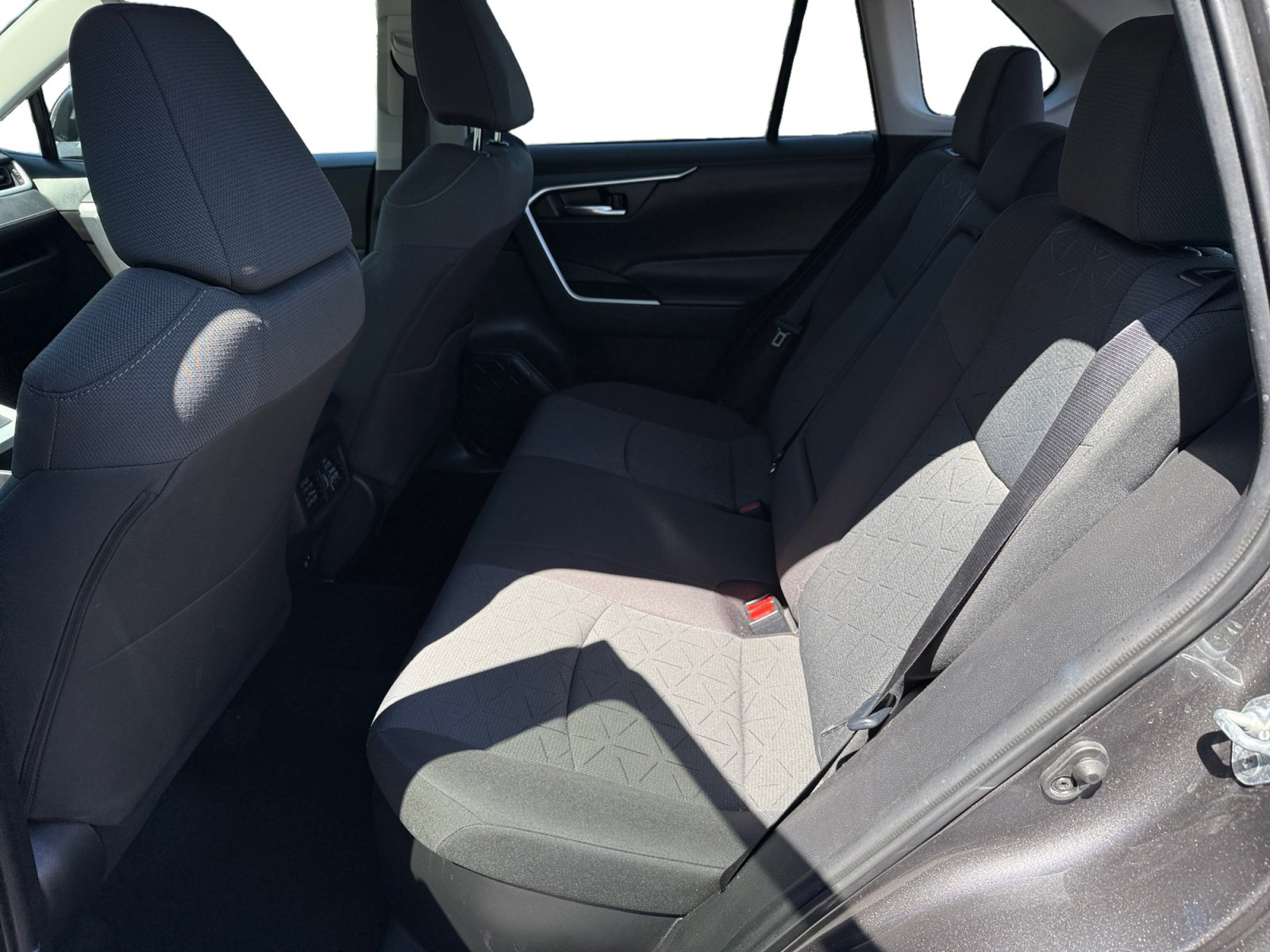 Used 2021 Toyota RAV4 XLE w/ Convenience Package AWD/4WD image 16