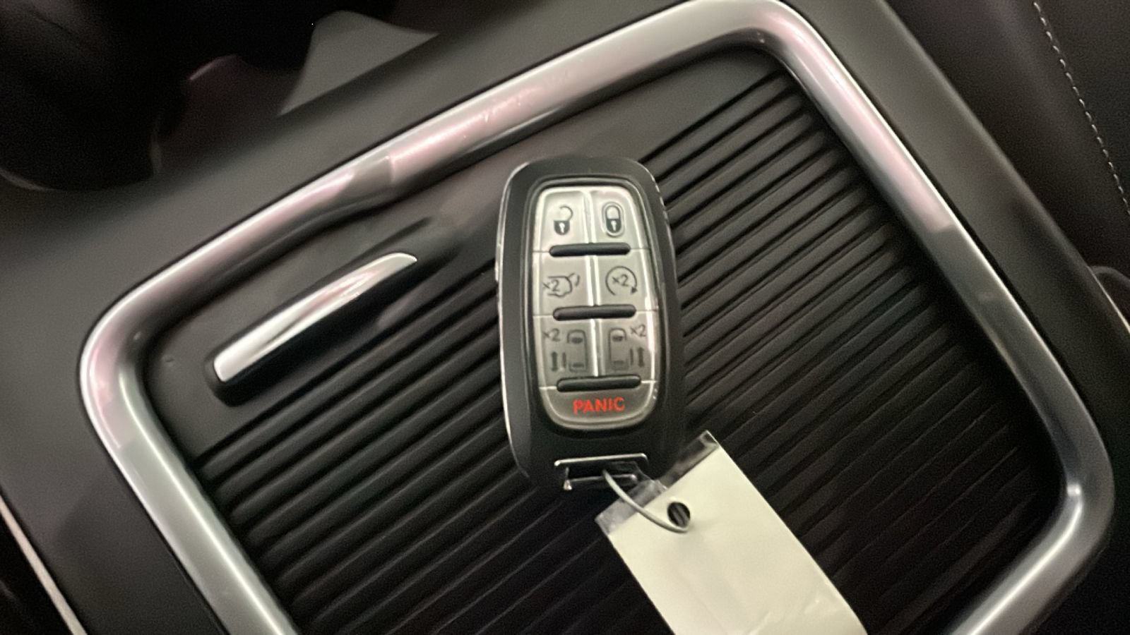 Used 2023 Chrysler Pacifica Touring-L FWD image 23