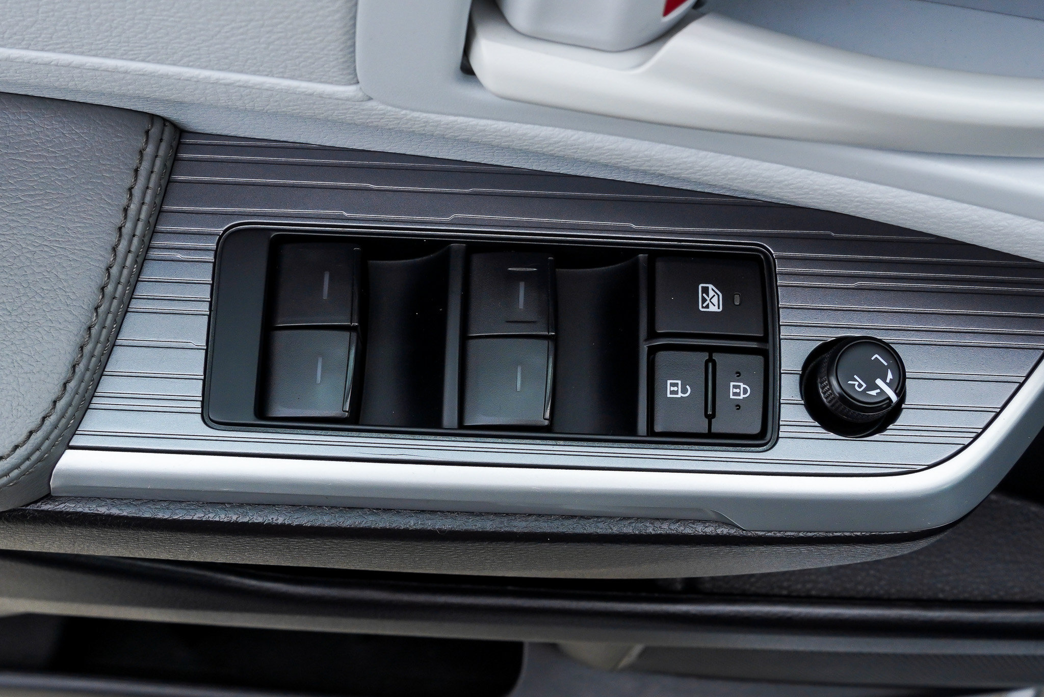 Certified 2025 Toyota Sienna LE AWD/4WD image 19