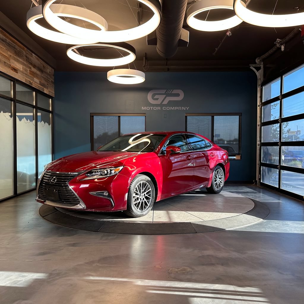 Used 2017 Lexus ES 350 w/ Luxury Package FWD image 7