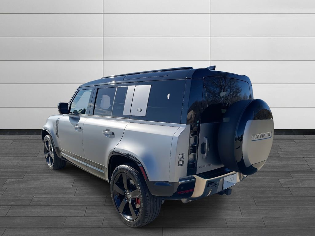 Used 2024 Land Rover Defender 110 X image 3
