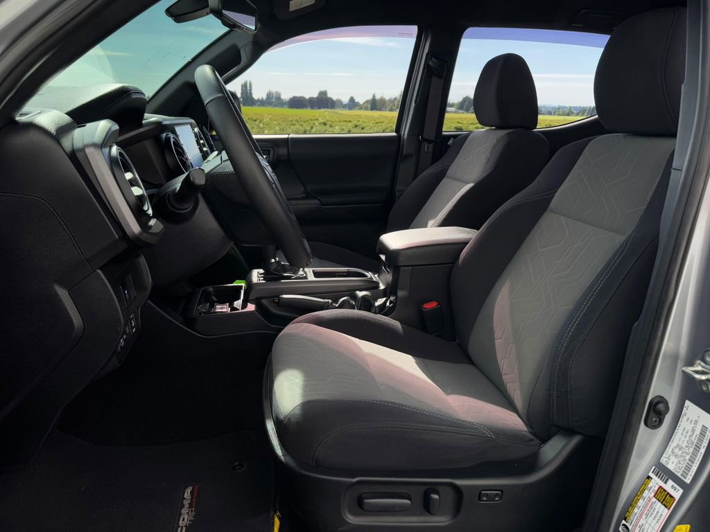 Certified 2020 Toyota Tacoma TRD Off-Road AWD/4WD image 9