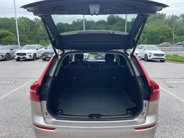 Certified 2023 Volvo XC60 B5 Core w/ Climate Package AWD/4WD image 16