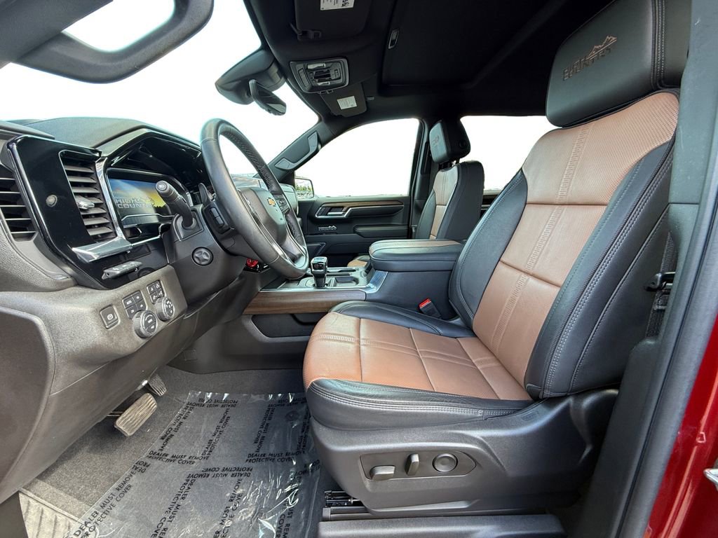 Used 2023 Chevrolet Silverado 1500 High Country w/ High Country Premium Package AWD/4WD image 9