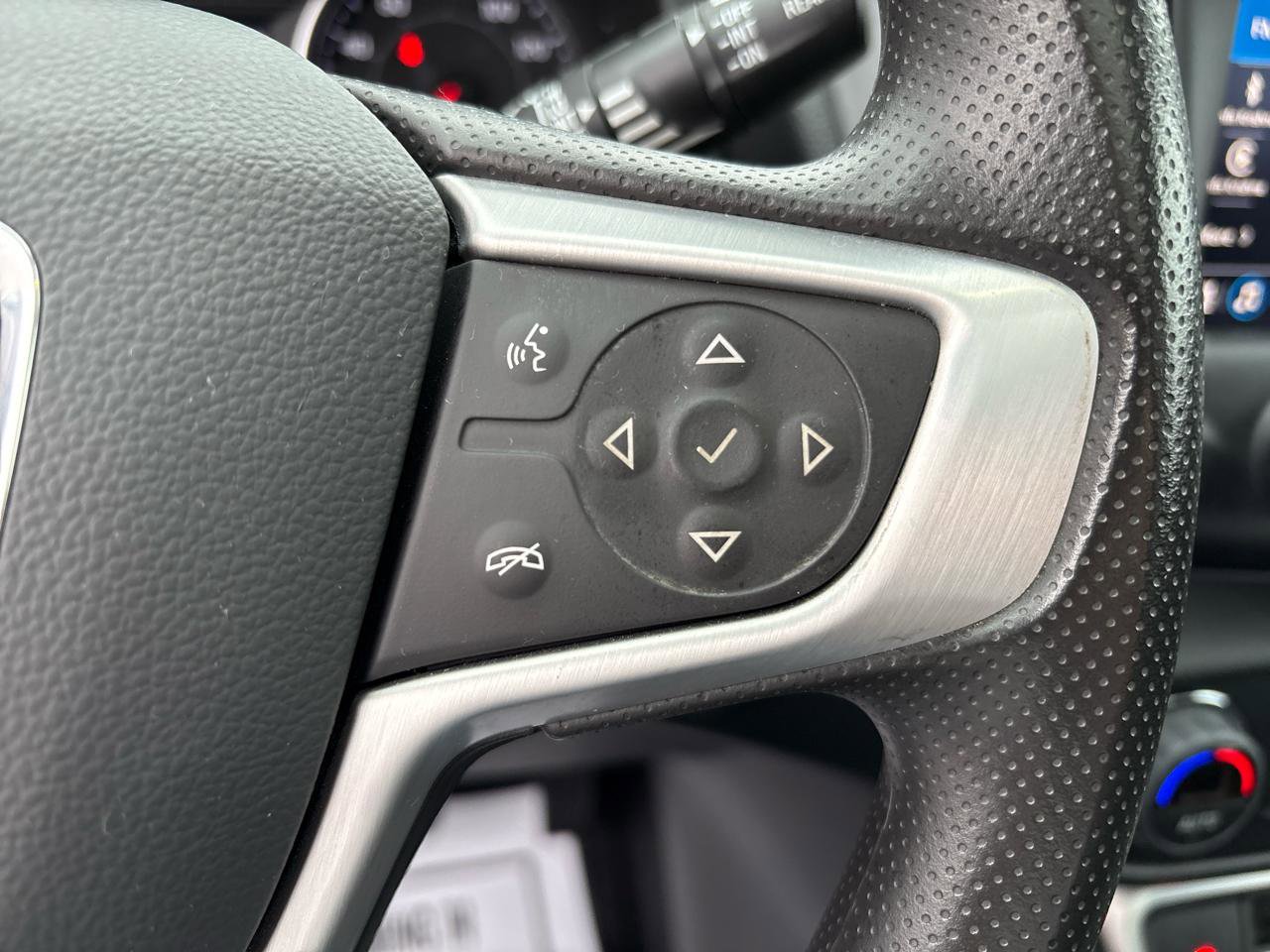 Used 2022 GMC Terrain SLE image 18