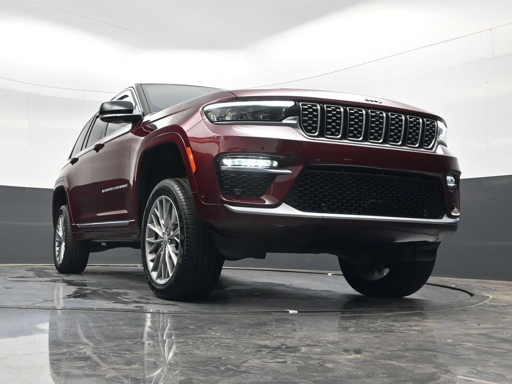 Used 2024 Jeep Grand Cherokee Summit AWD/4WD image 38