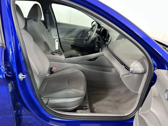 Certified 2023 Hyundai Elantra SE image 28