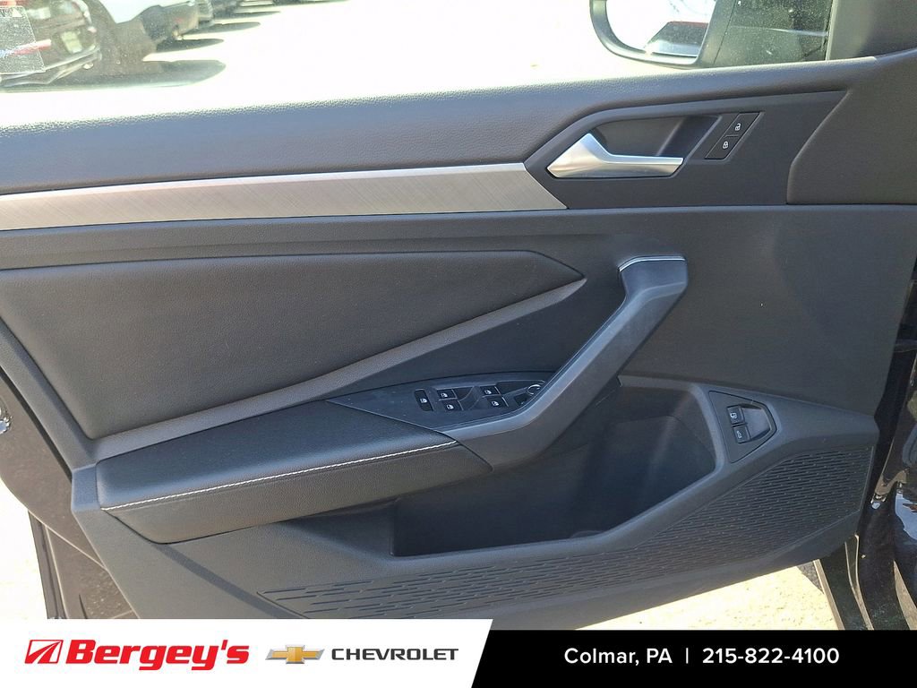 Used 2024 Volkswagen Jetta SE image 14
