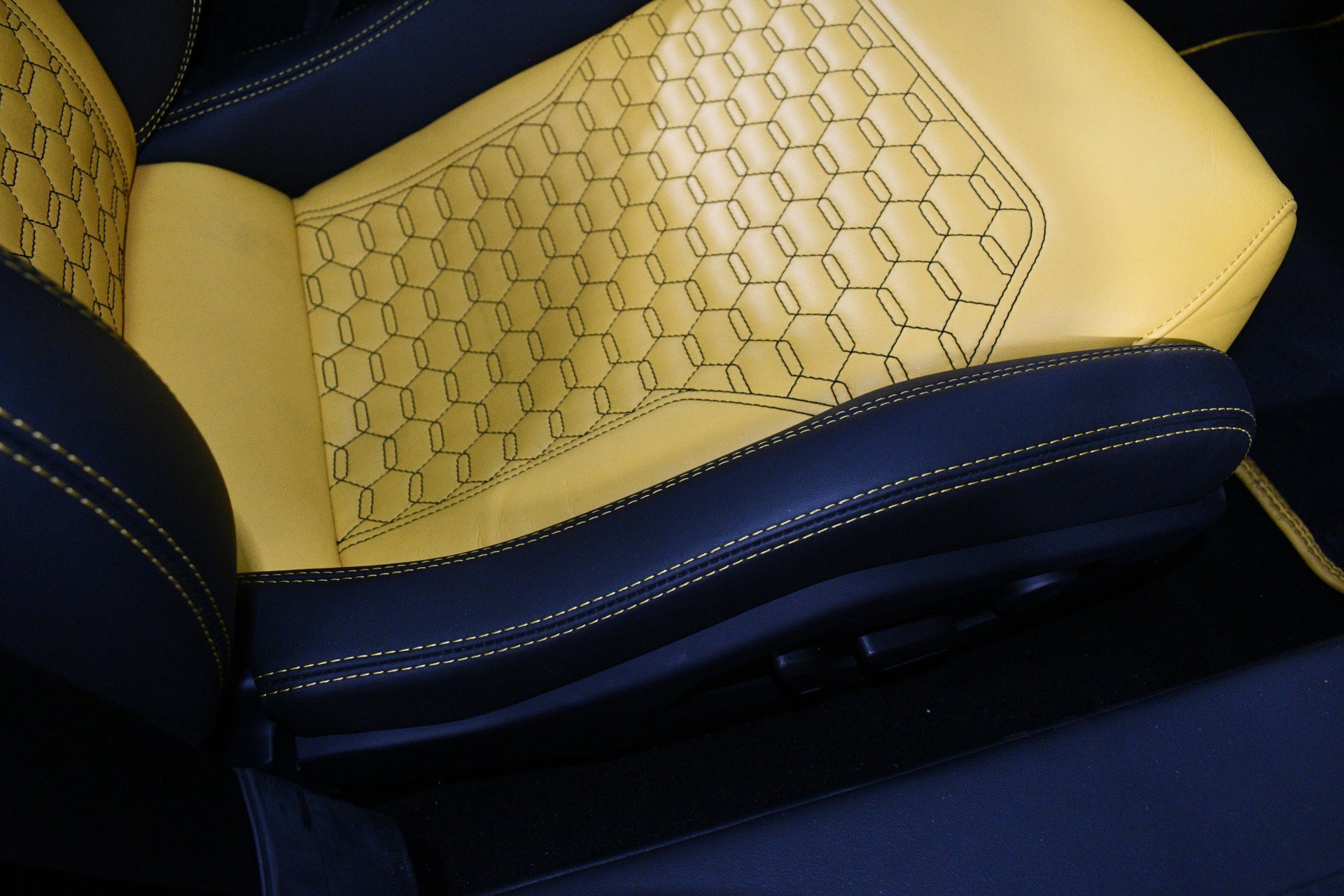 Used 2018 Lamborghini Huracan LP 580-2 image 12