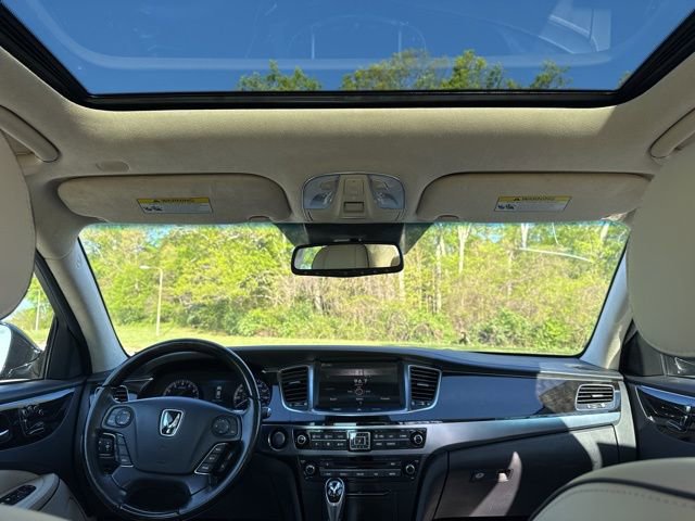 Used 2016 Hyundai Equus Signature image 13